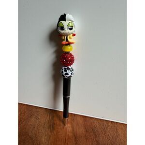 Cruella De Vil Beaded Pen – Disney Villain Doorables Red & Black Novelty Pen